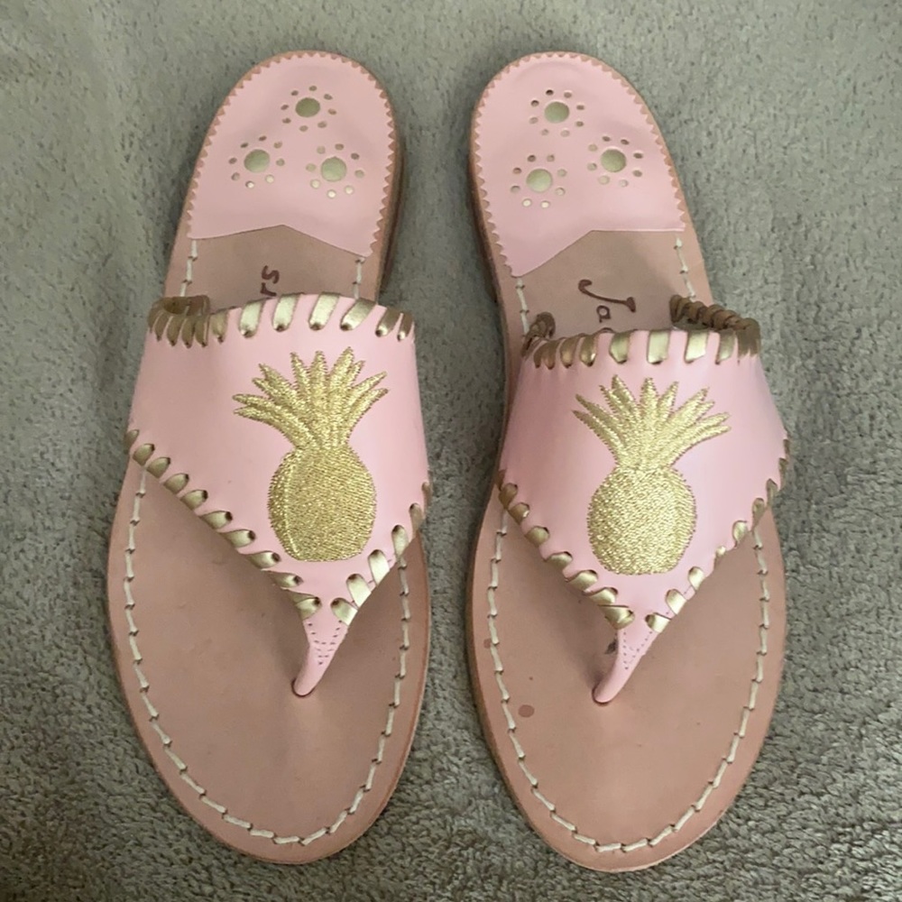 New Jack Rogers Gold pineapple thongs sz5